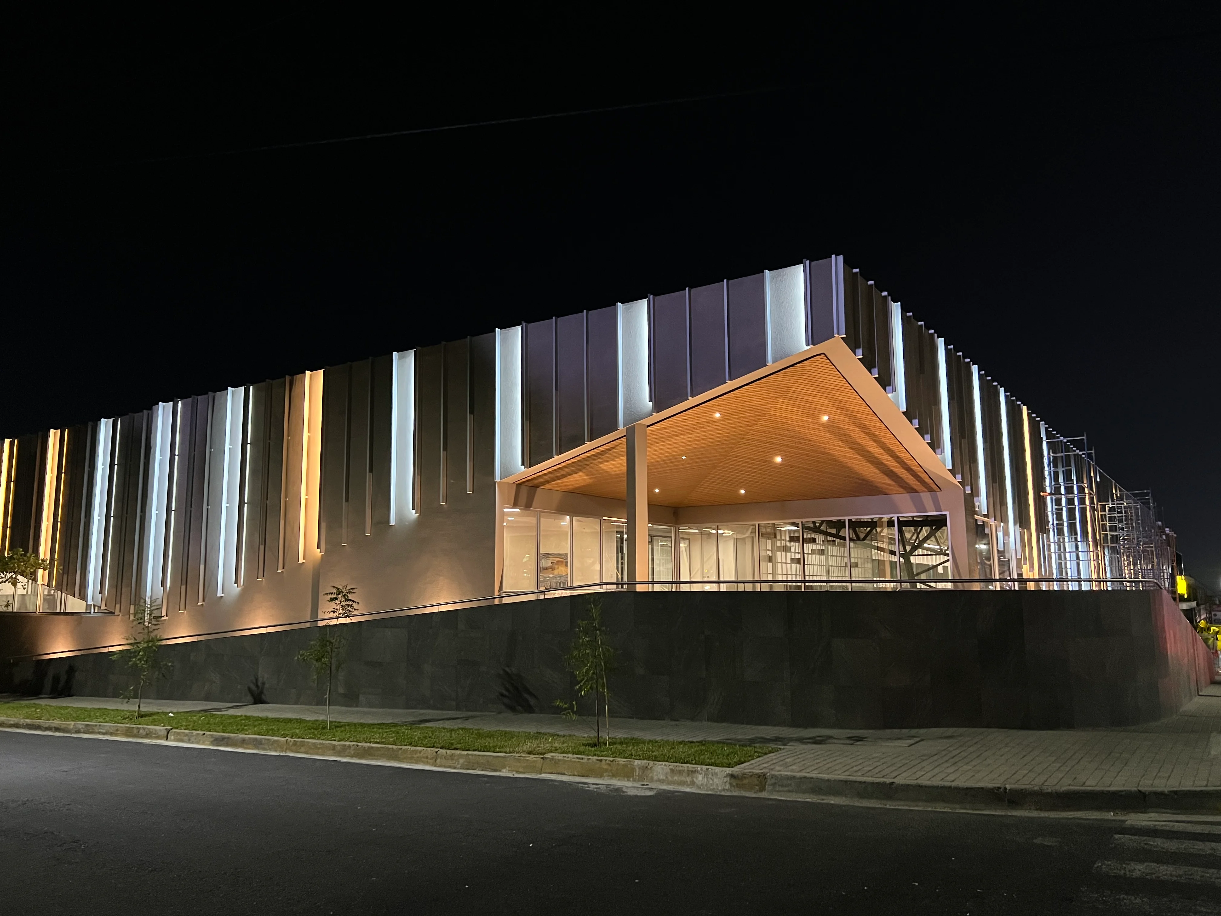 Centro Comercial Complejo Cerro Verde — foto 14